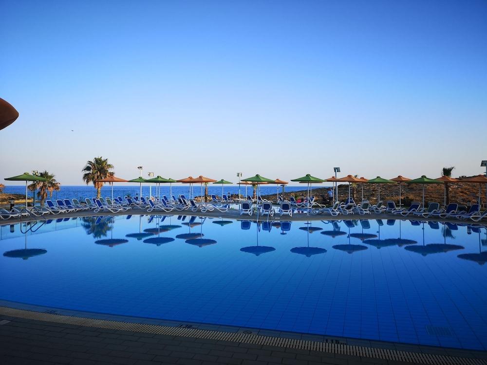 Aktea Beach Village 아이아 나파 외부 사진